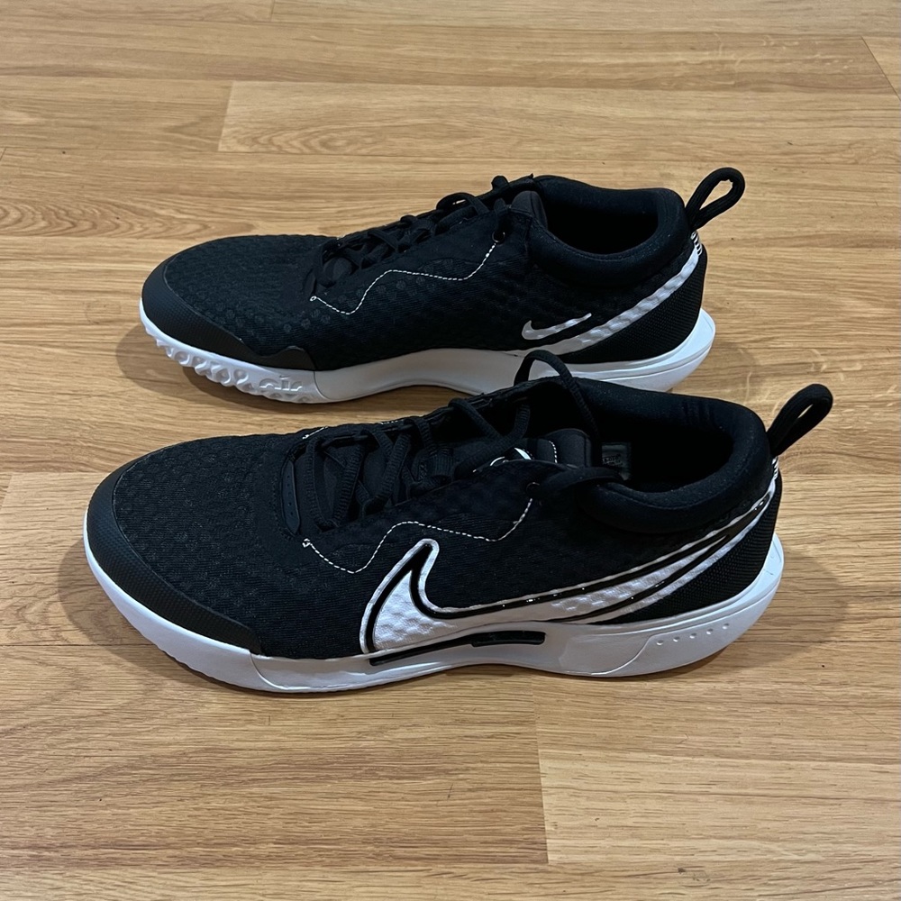 Nike Zoom Court Tennis Shoes - Picture 10 of 12